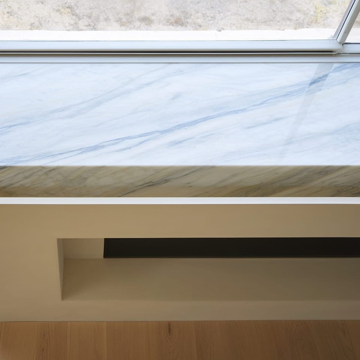 Voir les plans de travail en quartzite finition polie