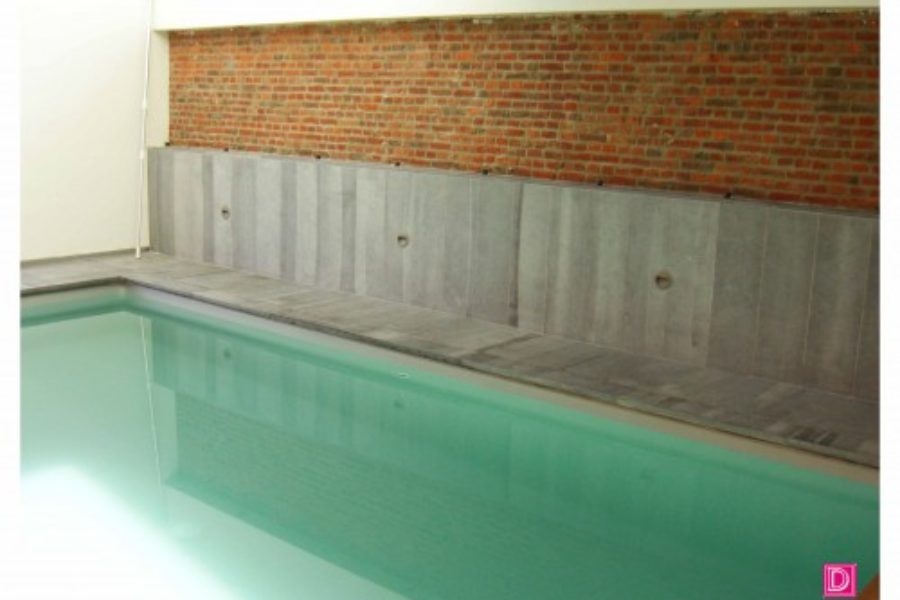 Margelles de piscine et façades en pierre de Soignies